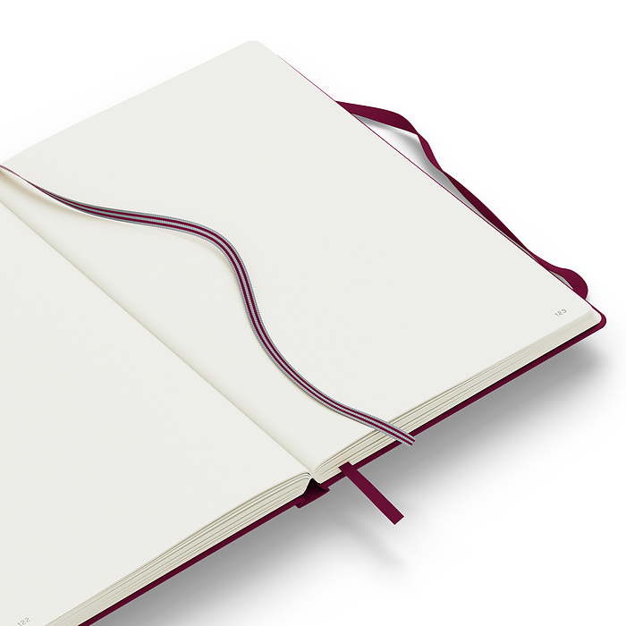 Libreta Medium (A5), Tapa dura, 251 Páginas numeradas, Port  Red, Liso